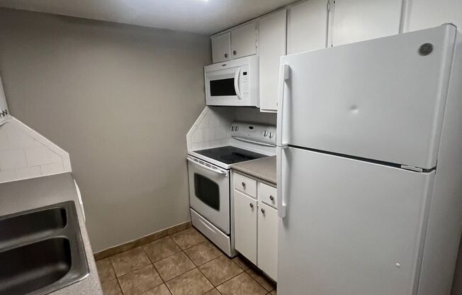1 bed, 1 bath, 720 sqft, $955, Unit 14