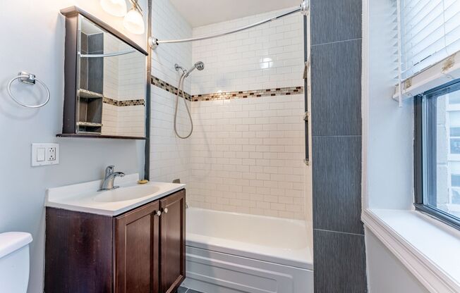 2 beds, 2 baths, 738 sqft, $2,500, Unit 504