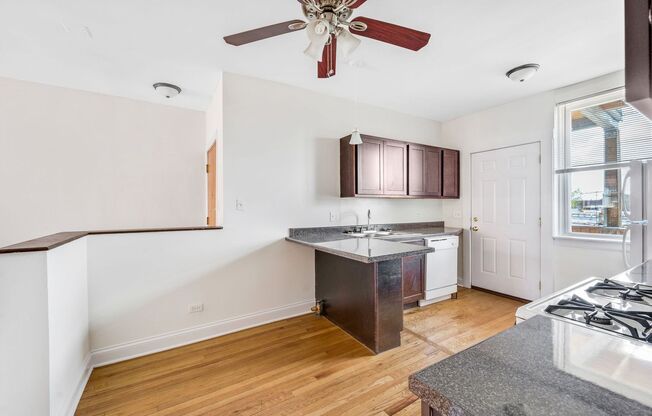 1 bed, 1 bath, 530 sqft, $1,595, Unit 4732-3A