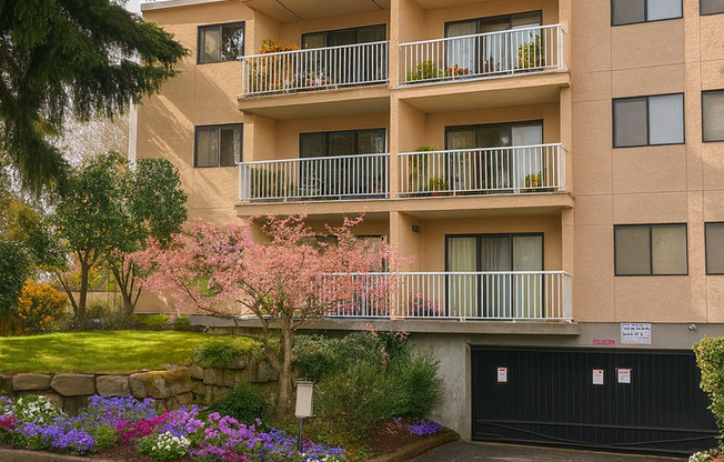 2 beds, 1 bath, 960 sqft, $1,975, Unit 204