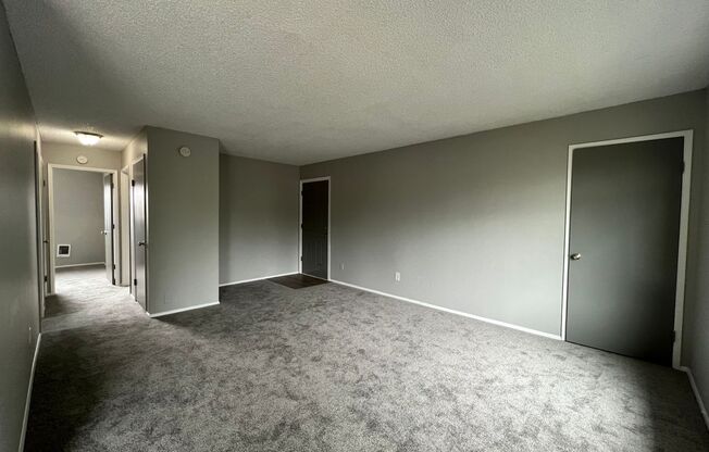 2 beds, 1 bath, 840 sqft, $1,300, Unit 687
