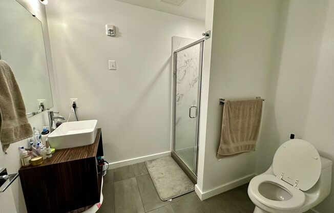 Studio, 1 bath, 403 sqft, $1,378, Unit 416