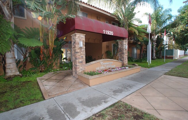 1 bed, 1 bath, 725 sqft, $1,825, Unit 115