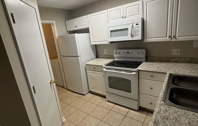 2 beds, 2 baths, $1,400, Unit Unit 2