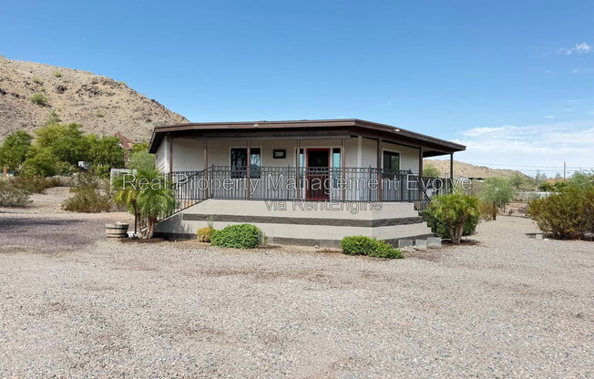 4213 W CHEYENNE DR
