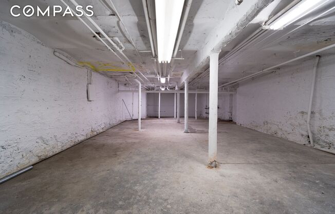 652 AMSTERDAM AVE