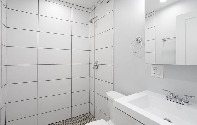 2 beds, 1 bath, $1,975, Unit 543