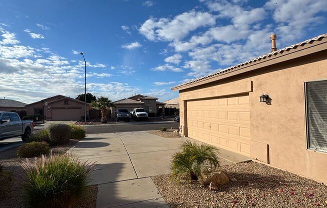 Cozy 3 Bed 2 Bath with Enclosed Den!