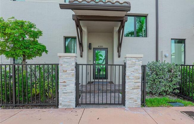 4260 NW 82 AVE