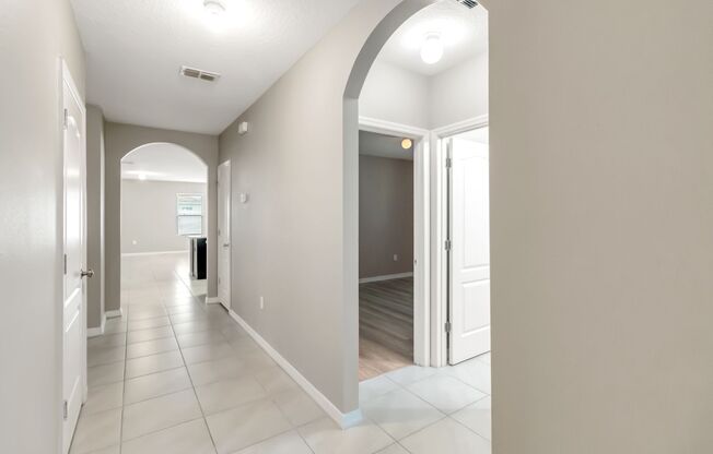 Beautiful 4/2 Energy Efficient Home in St. Cloud w/ Fully Fenced Yard