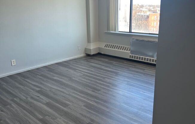 Studio, 1 bath, 400 sqft, $1,200, Unit 624