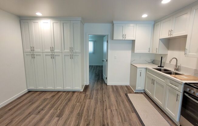 1 bed, 1 bath, 515 sqft, $1,900, Unit 16