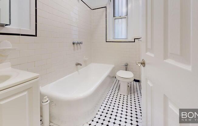 117 W 13th St
