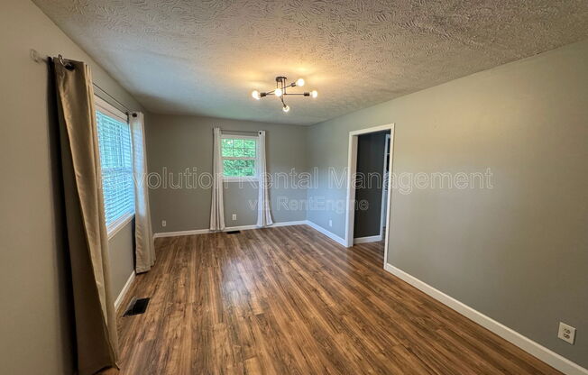 918 POPLAR RD