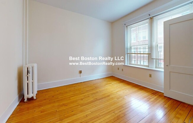 91 Trowbridge St