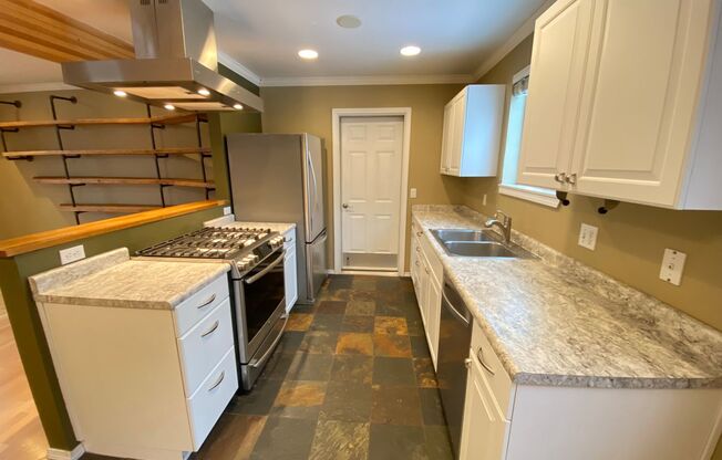 Beautiful 3 Bedroom Home with Custom Touches!