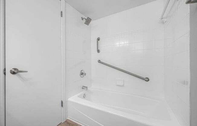 2 beds, 2 baths, 1,020 sqft, $1,695, Unit 101