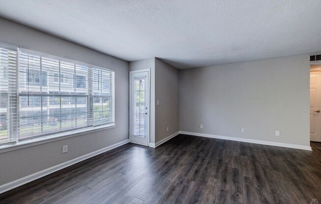1 bed, 1 bath, 705 sqft, $1,375, Unit 2032