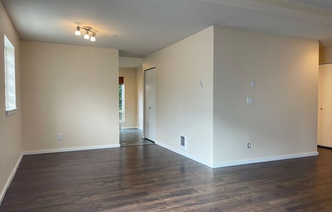 Spacious 2 Bedroom in the City! Utilities and Parking Included!