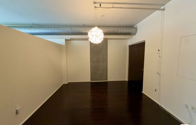 1 bed, 1 bath, 860 sqft, $2,695, Unit 907