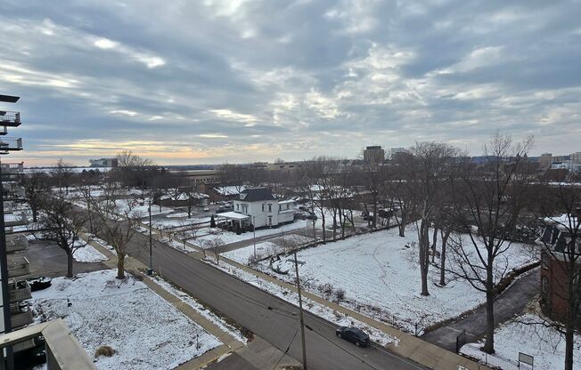 2 beds, 1.5 baths, 1,145 sqft, $1,300, Unit 55-9B6