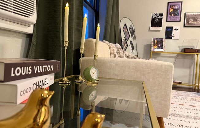 Studio, 1 bath, 500 sqft, $1,075, Unit Unit 206