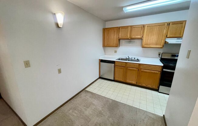 1 bed, 1 bath, $1,095, Unit 109