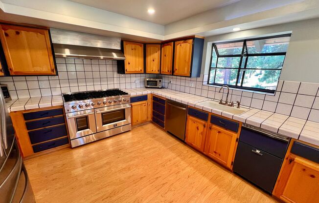 Fully Furnished Incline Home