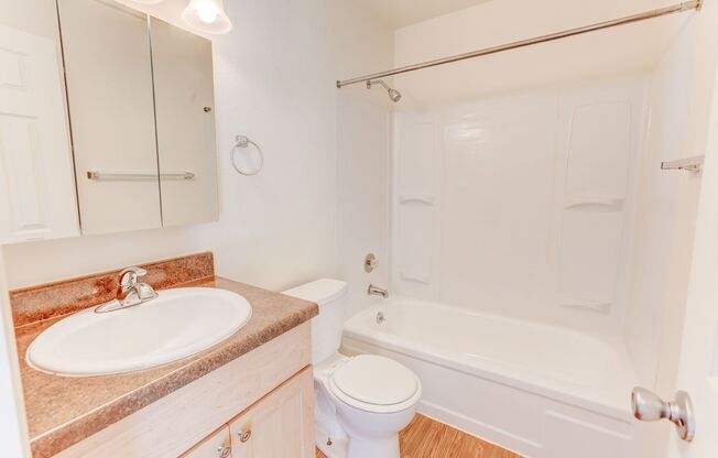 2 beds, 2 baths, 940 sqft, $1,575, Unit 47