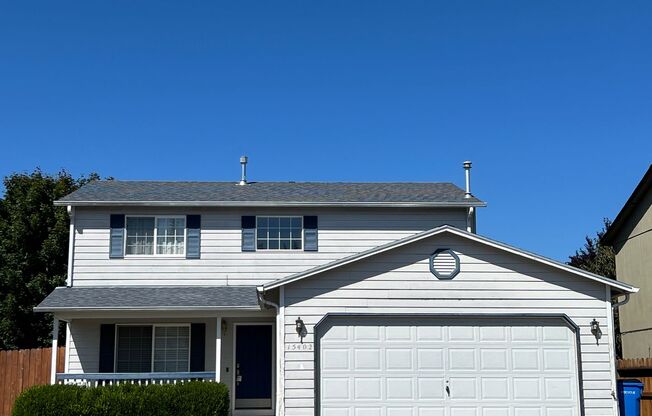 Spacious 2 Story East Padden /  Heritage Home for Lease - 15402 NE 85th St