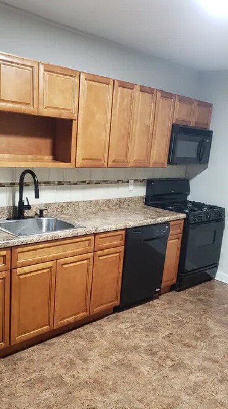 424 N 64 ST
