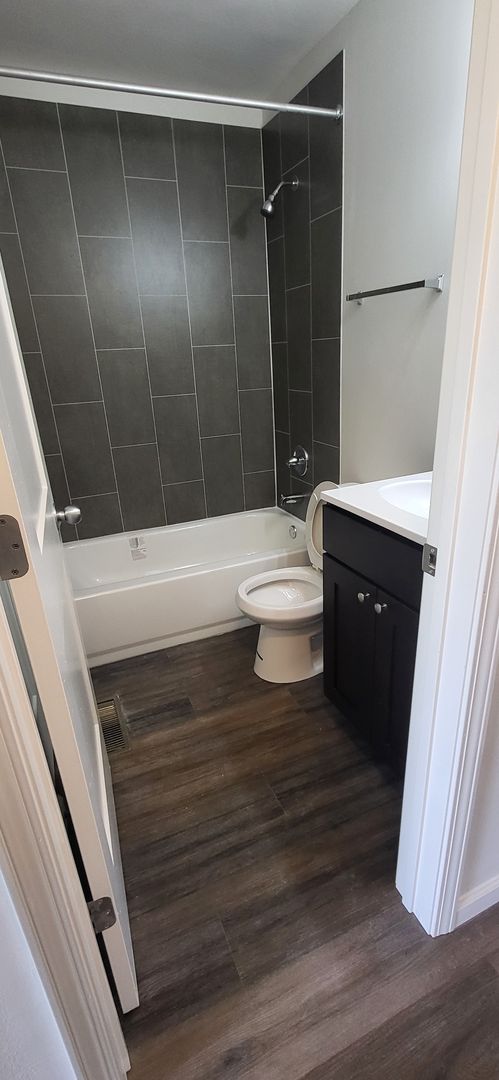 1 bed, 1 bath, 650 sqft, $935, Unit 05235-3