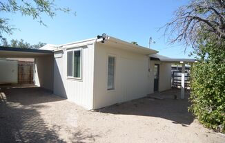 Remodeled 2 Bedroom 1 Bath House! (Back Unit) Central Tucson Location!