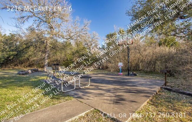 5216 McCarty Ln