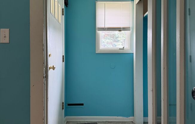 Charming Updated 2-Bed Ranch in the Heart of Benson – Hardwood Floors, Garage & More!