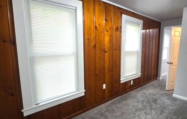 Completely Renovated House in the Douglas Heights Area  20250702