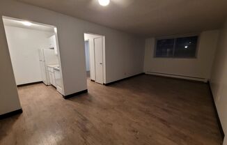 2 beds, 1 bath, $800, Unit E1