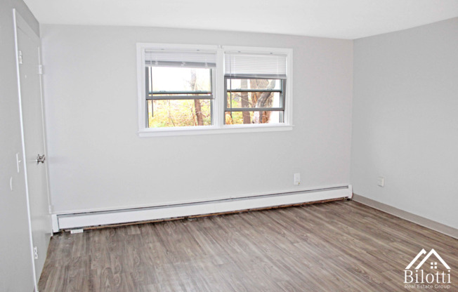 3 beds, 2 baths, 1,104 sqft, $1,925, Unit 262-11