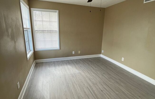 1 bed, 1 bath, $1,300