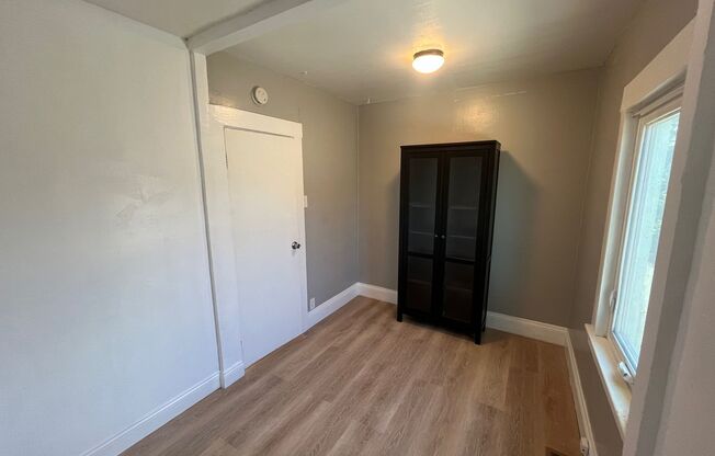 2 beds, 1 bath, $2,550