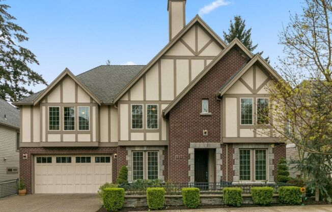 Gorgeous 6 BD* 3 BA* Single Family Home Located In Charming Arbor Meadows In Portland! **Minutes From Lake Oswego
