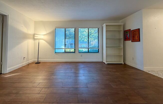 Pet Friendly 3BR/2BA House in Desirable Turkey Creek