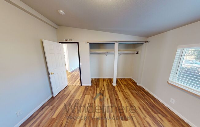 3 beds, 2 baths, 1,404 sqft, $1,695, Unit 528