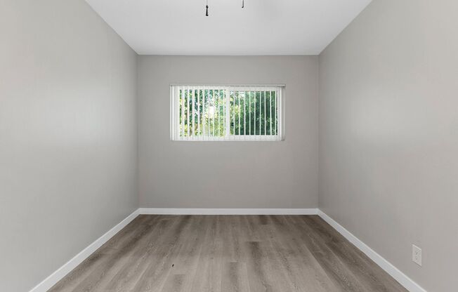 2 beds, 1 bath, 750 sqft, $2,295, Unit 201-05