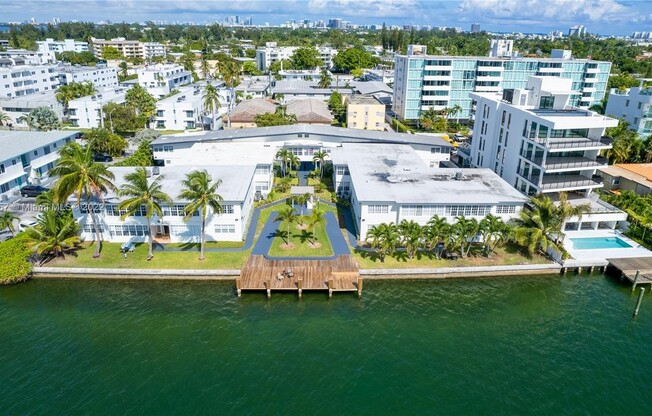 1940 Bay Dr