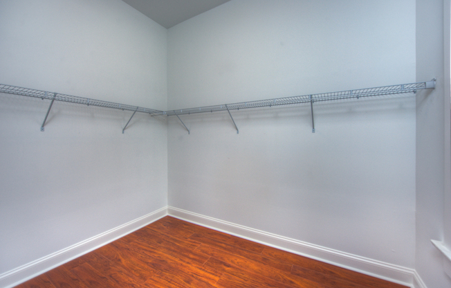 1153 W DIVERSEY