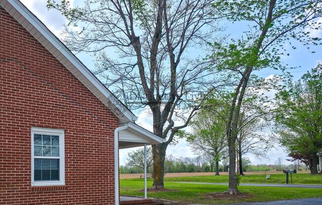 Attention Front Porch Sittin' Lovers- 2 bed 1 bath house in the country in Hazel