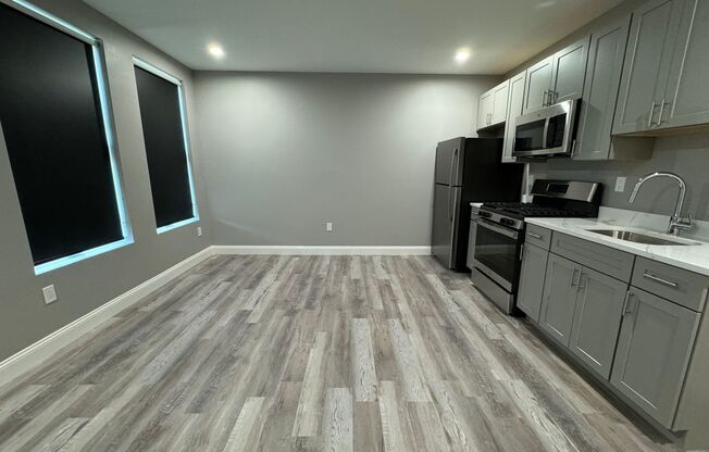 Studio, 1 bath, 300 sqft, $1,700, Unit 406