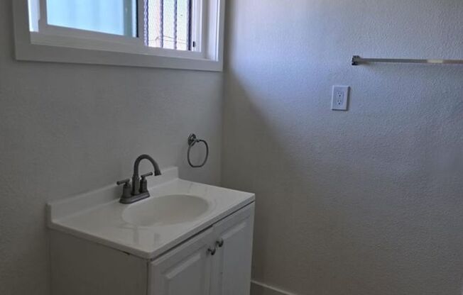 1 bed, 1 bath, $1,895