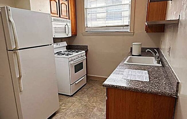 2br - 650ft2 - Sunny Apartment, Close to everywhere! Near by BART & CAL